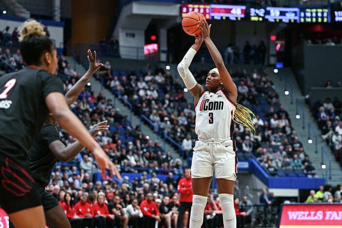 Connecticut beats Butler to win NCAA championship