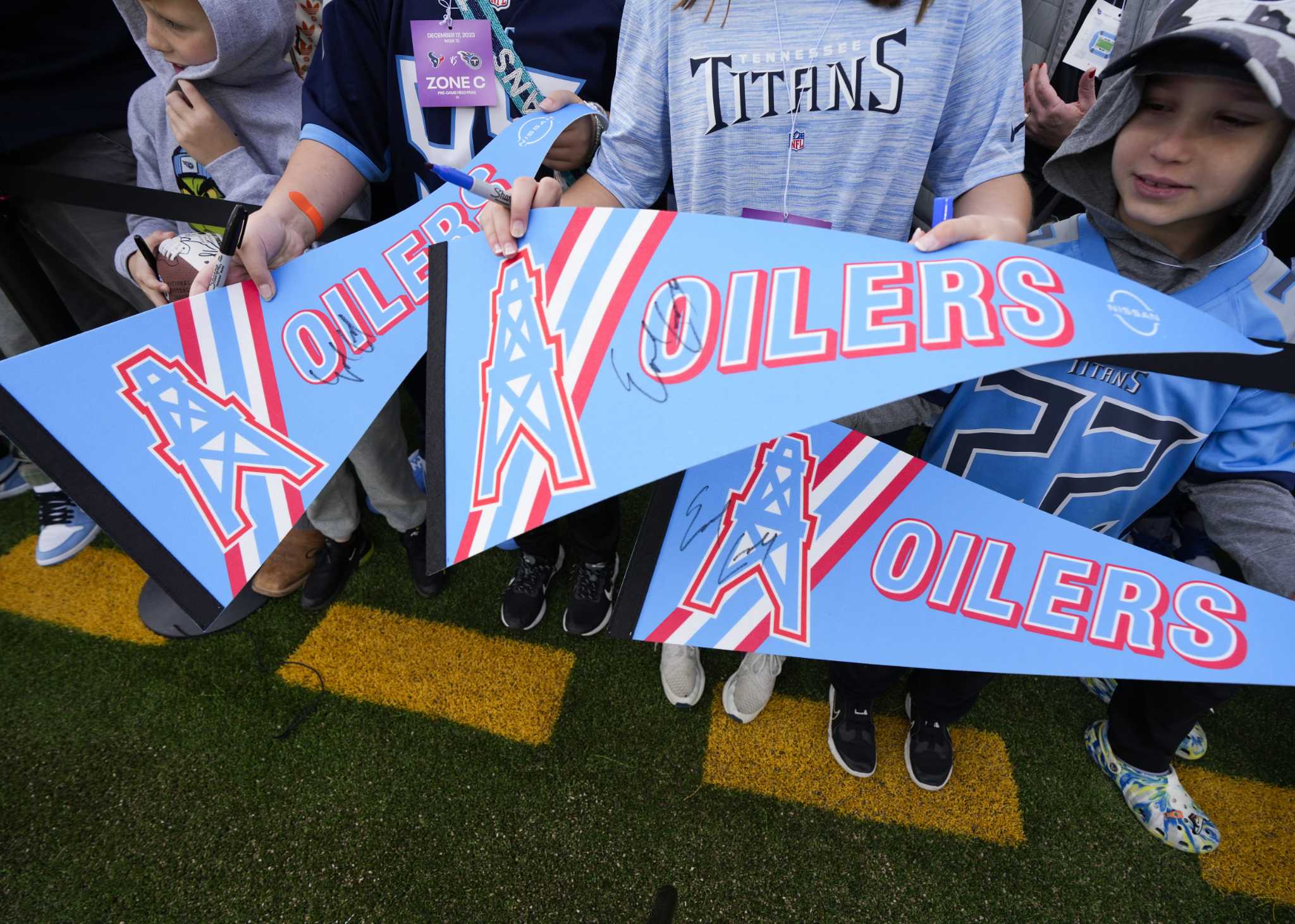 When did the Oilers leave Houston? NFL team history timeline