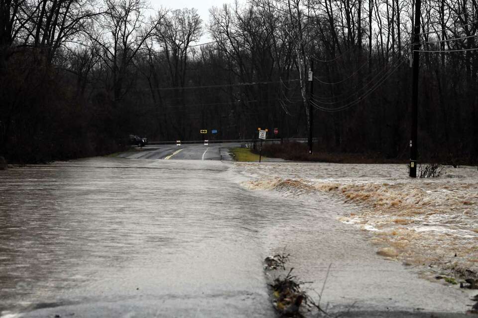 One Dead, Thousands Lose Power As Storm Pummels Hudson Valley, Upstate