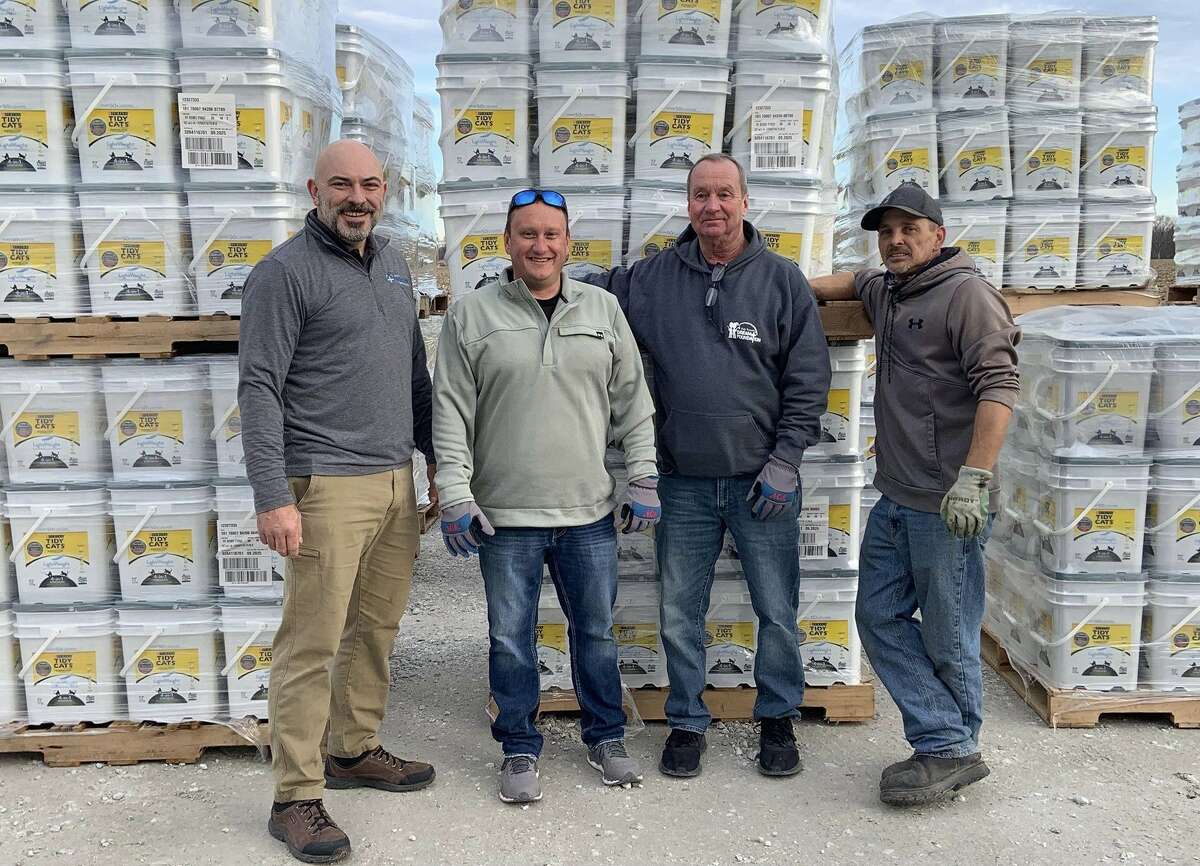 Rushville animal shelter benefits from donation of tons of litter