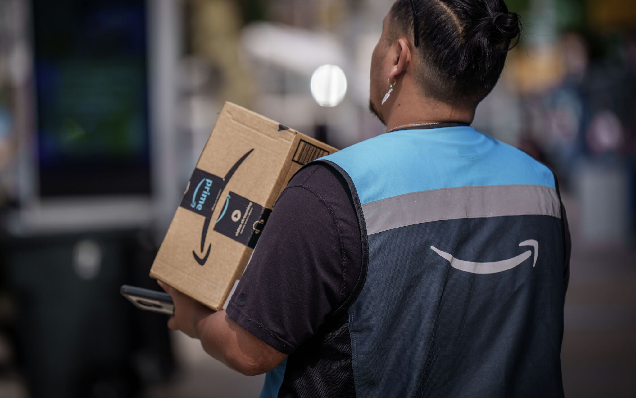 When do I have to order online on Walmart or  to guarantee my package  arrives before Christmas? - AS USA