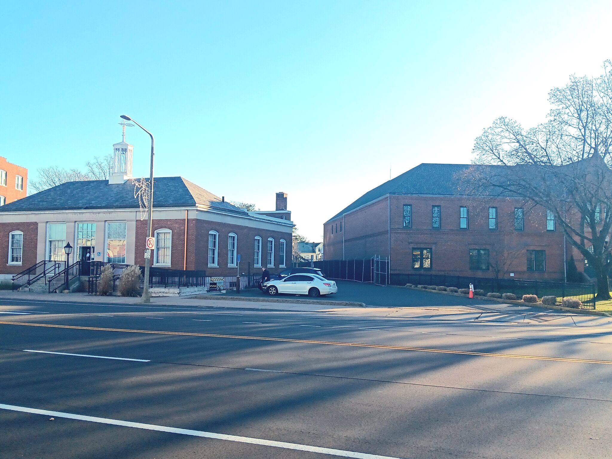 East Hartford plans to acquire post office for library expansion