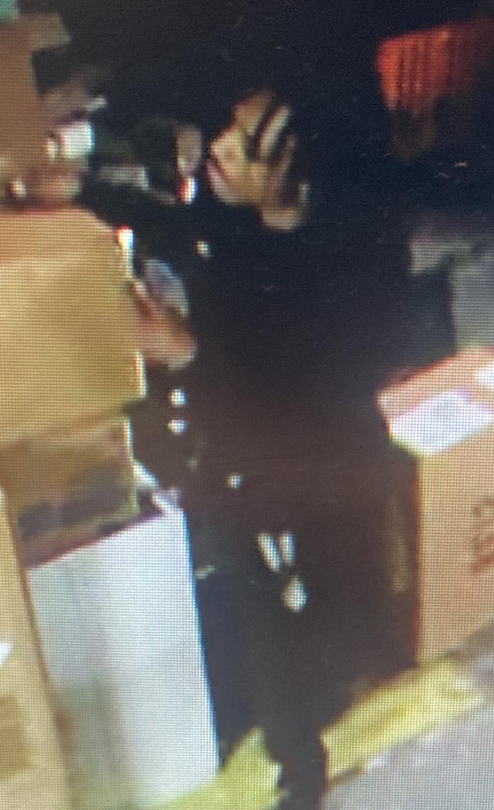 OPD Several men steal UPS packages Sunday