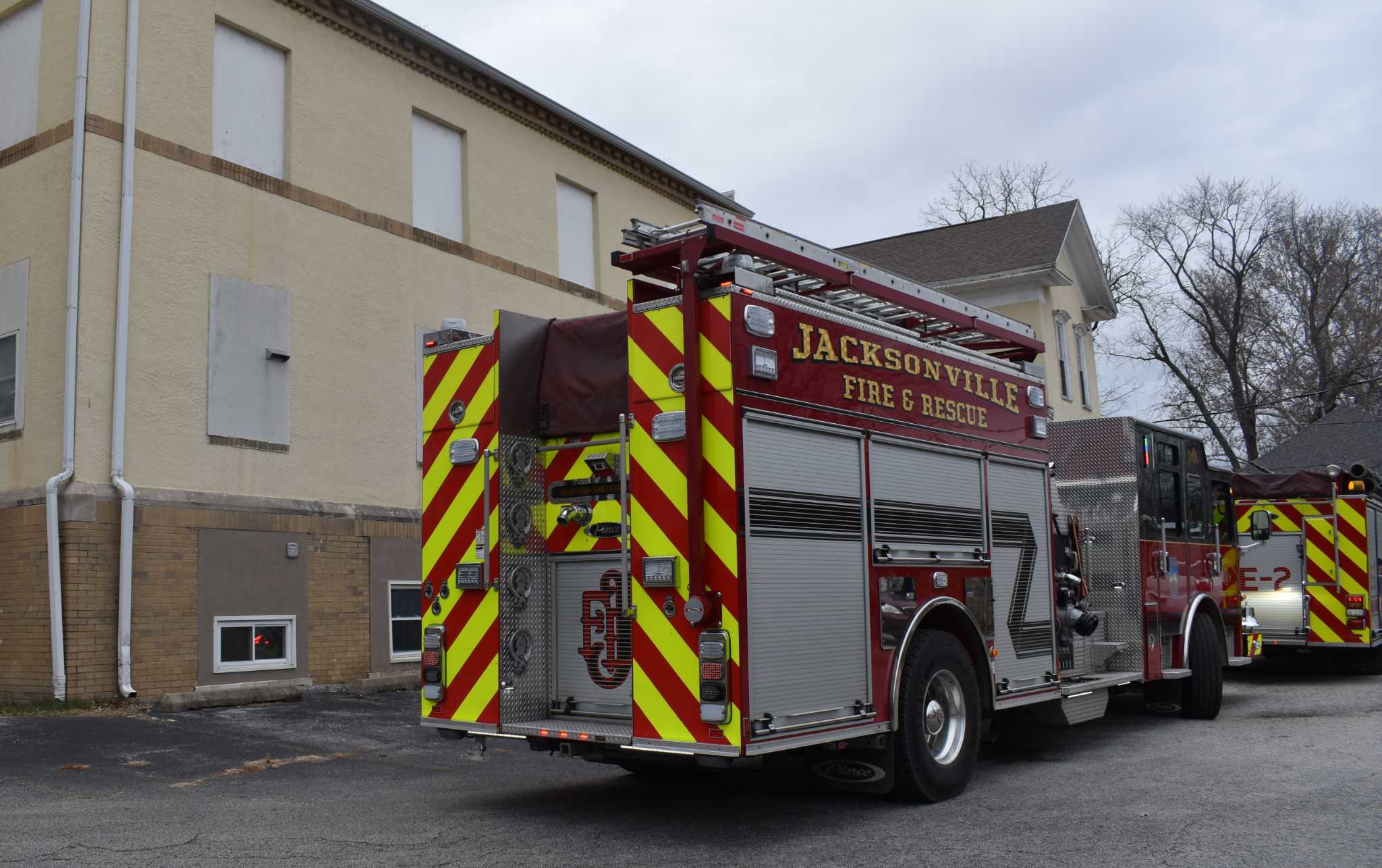 Jacksonville apartment fire causes minimal damage