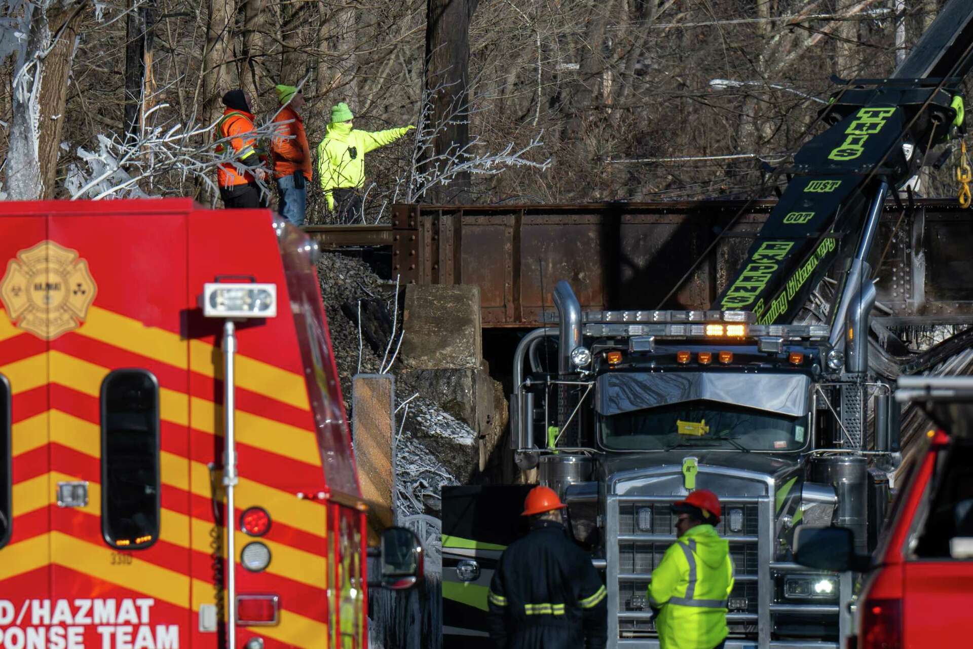 Neighbors recount explosion at Maple Avenue bridge in Glenville