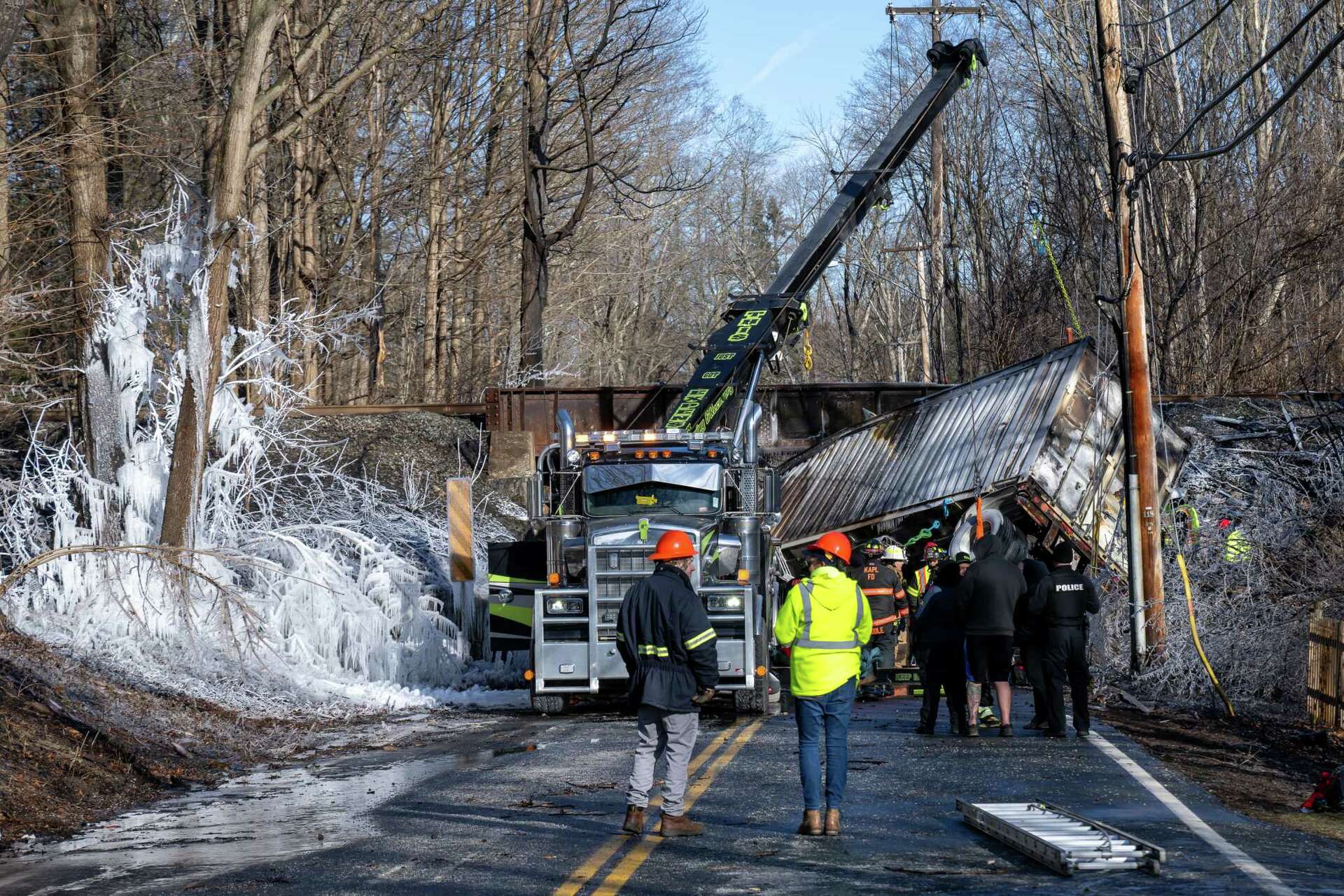 Neighbors recount explosion at Maple Avenue bridge in Glenville