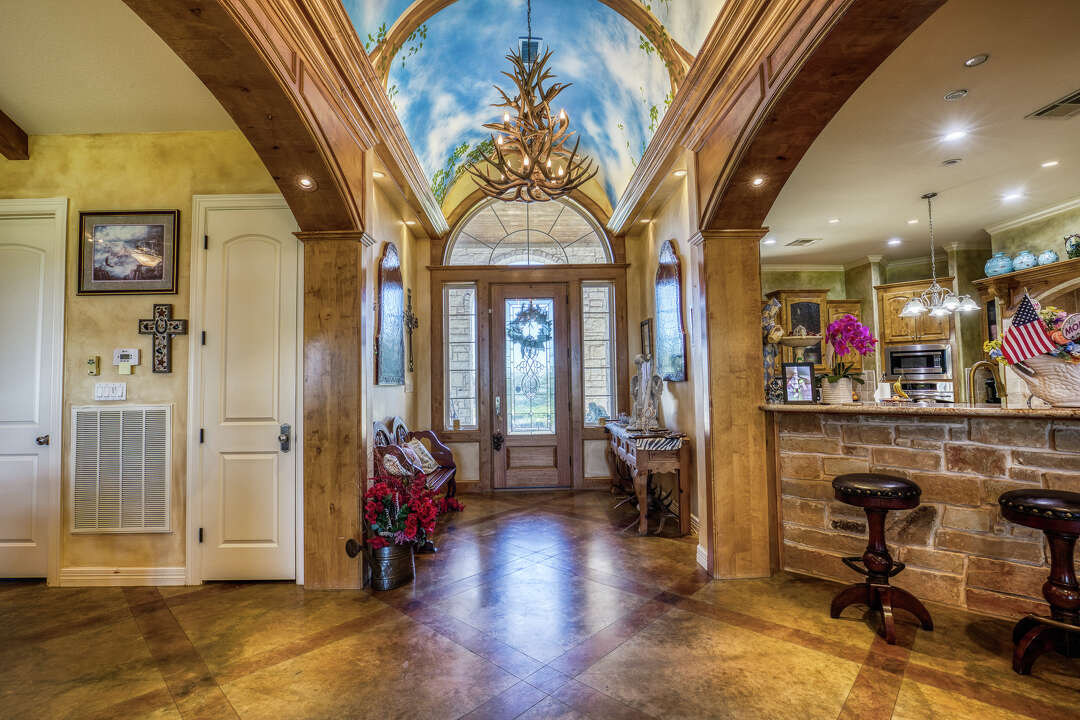 33M Texas hunting ranch with own landing strip hits market