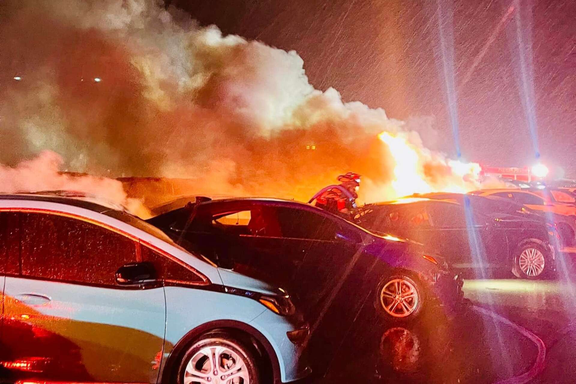 58-vehicles-catch-fire-at-texas-auction-house-on-christmas-eve