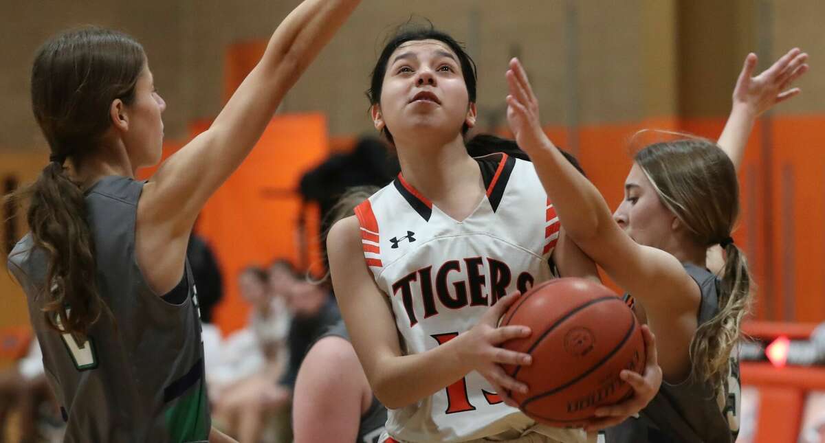 Gallery: 3 photos from Beardstown girls&rsquo; basketball
