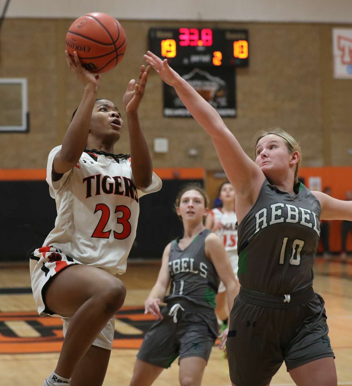 Gallery 3 photos from Beardstown girls' basketball