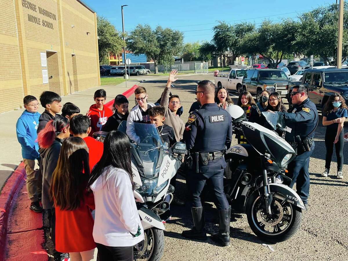 laredo-george-washington-middle-school-hosts-career-day