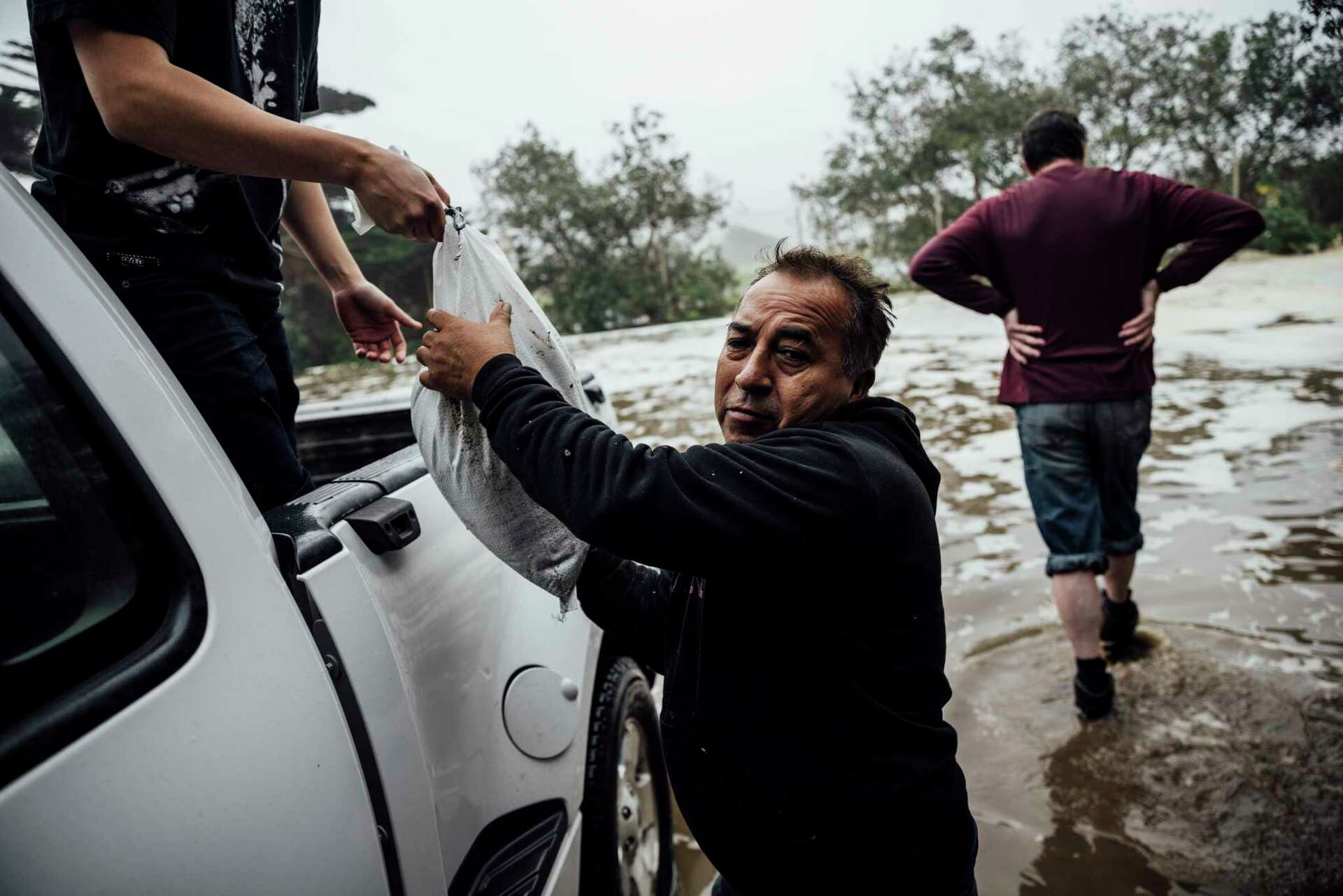 Massive waves, high surf bring flooding warnings to Bay Area coast