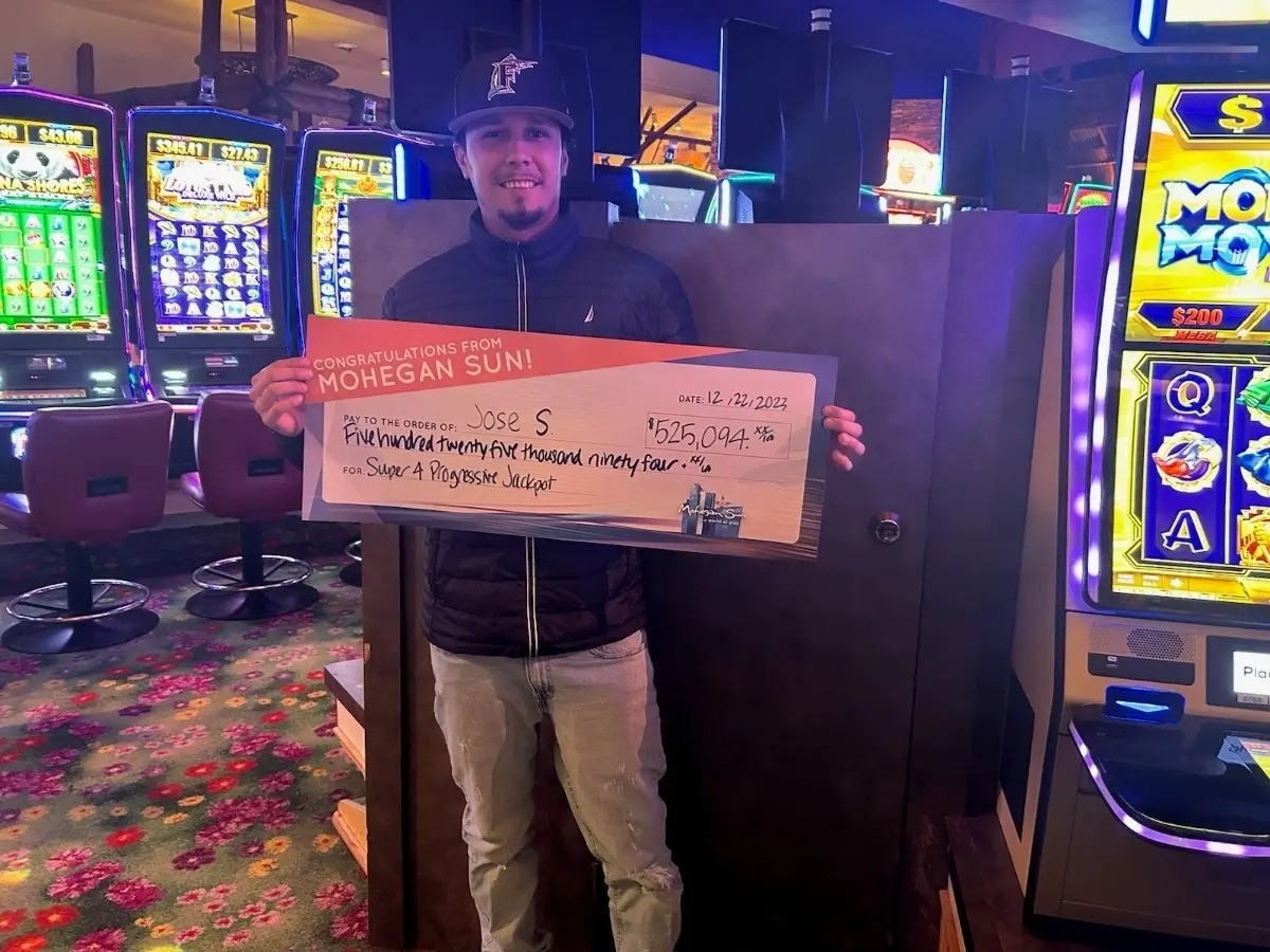 CT resident wins 525K blackjack prize at Mohegan Sun