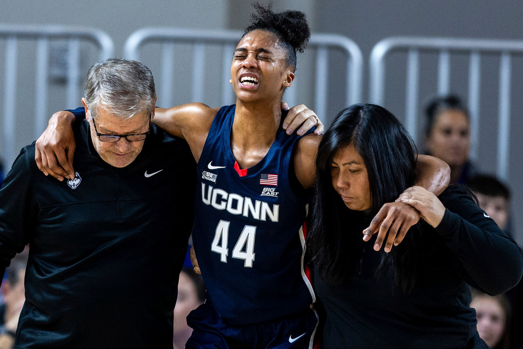 Aubrey Griffin injured as UConn women's basketball dominates Creighton
