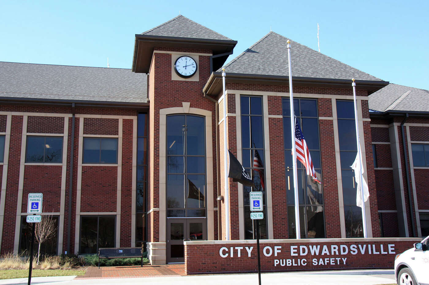Edwardsville police partnering with Chestnut Health Systems