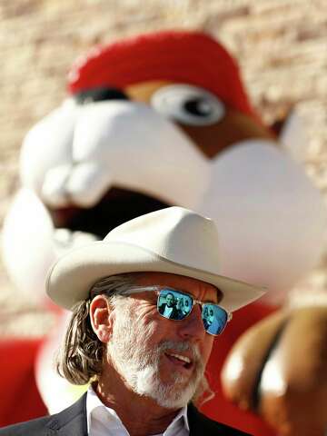 Buc-ee's CEO named grand marshal for Downtown Rodeo Parade in Houston
