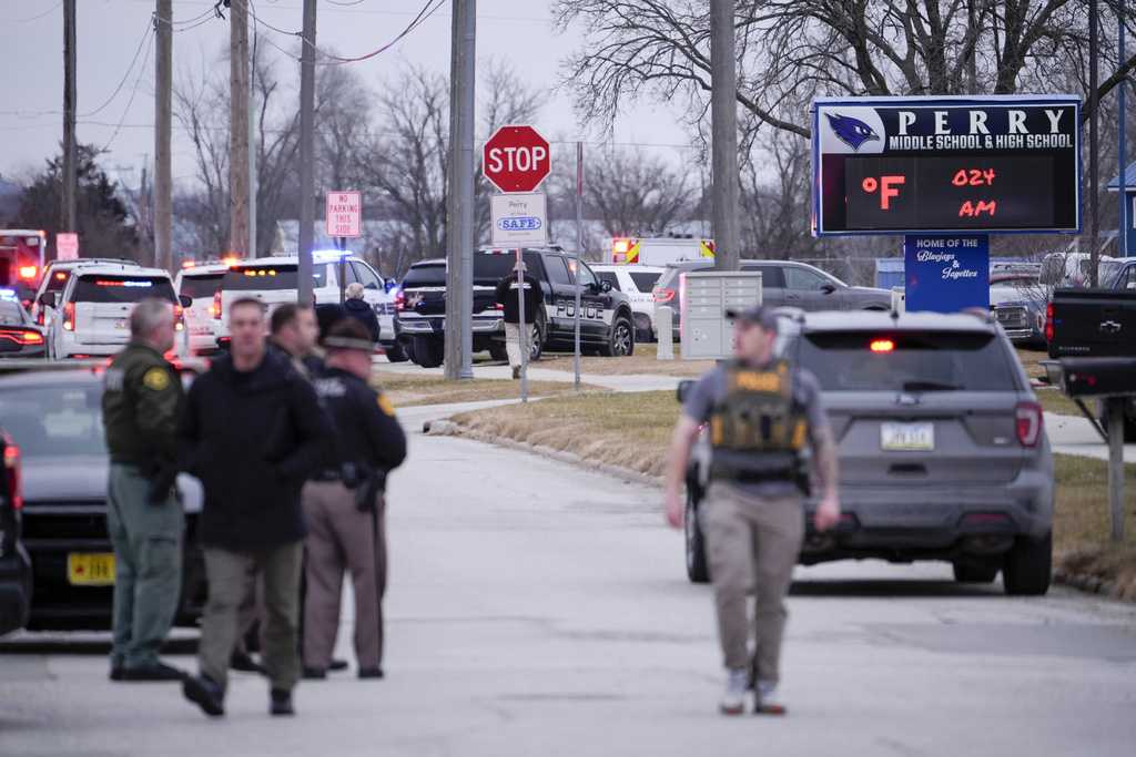 A Sixth Grader Was Killed, 5 Others Injured In Iowa High School ...