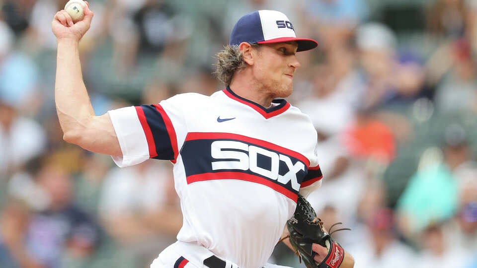 CHICAGO, ILLINOIS - AUGUST 13: Declan Cronin #59 of the Chicago White Sox delivers a pitch during the ninth inning against the Milwaukee Brewers at Guaranteed Rate Field on August 13, 2023 in Chicago, Illinois. (Photo by Michael Reaves/Getty Images)