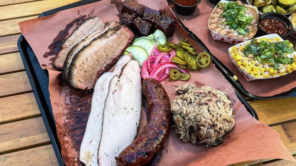 Barbecue tray and sides at Beckman's Barbecue