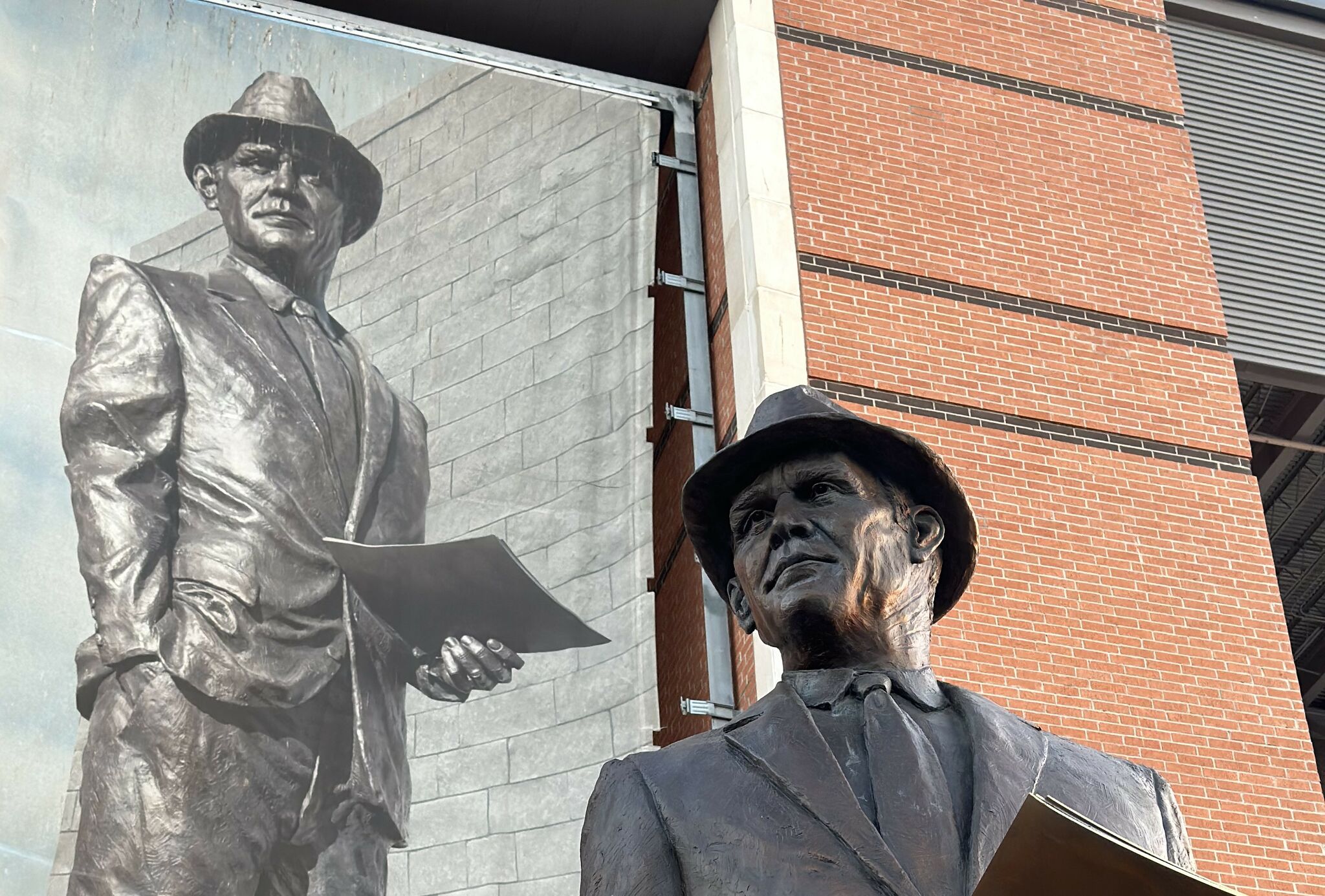 Tom Landry's legacy inspires South Texas football players