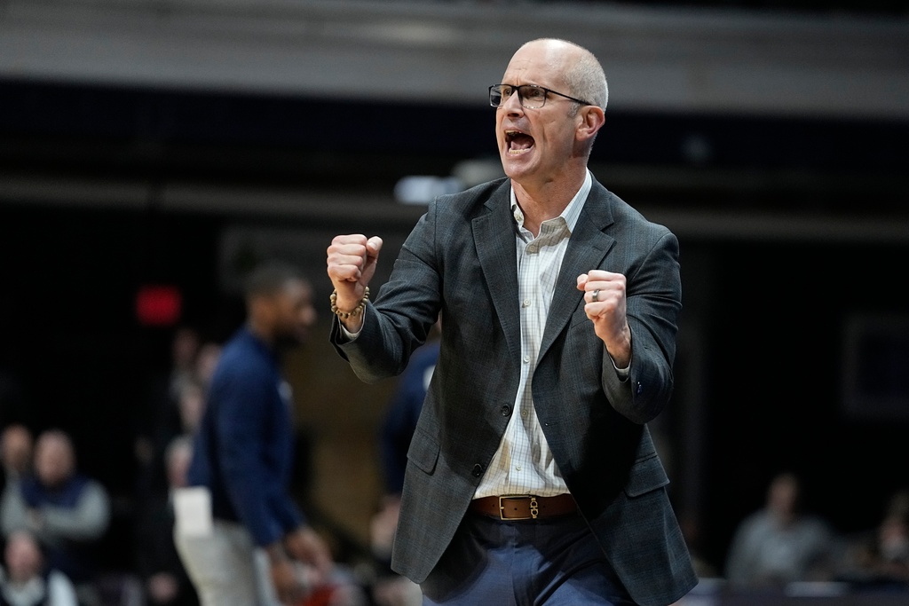 UConn men's basketball team remains at No. 4 in AP Top 265 poll