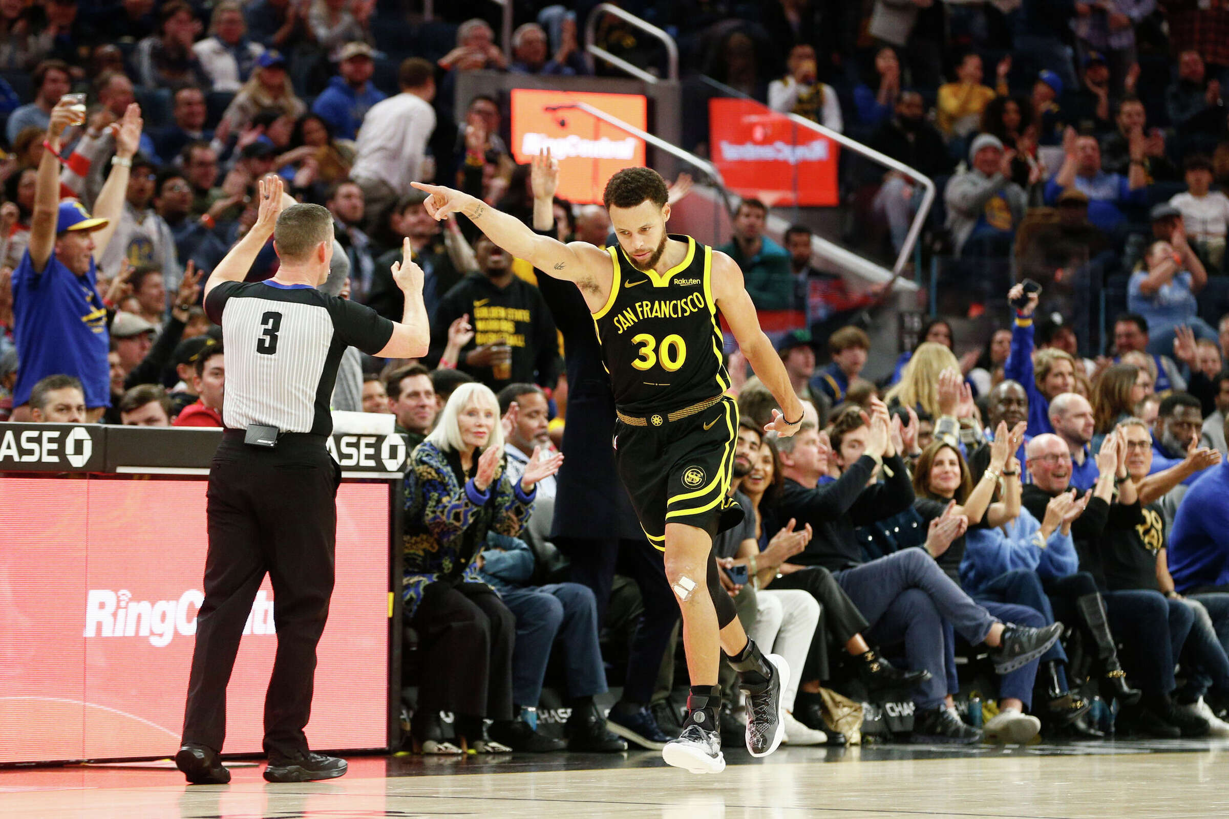 Warriors’ Chris Paul fractures hand in win over Pistons, needs surgery