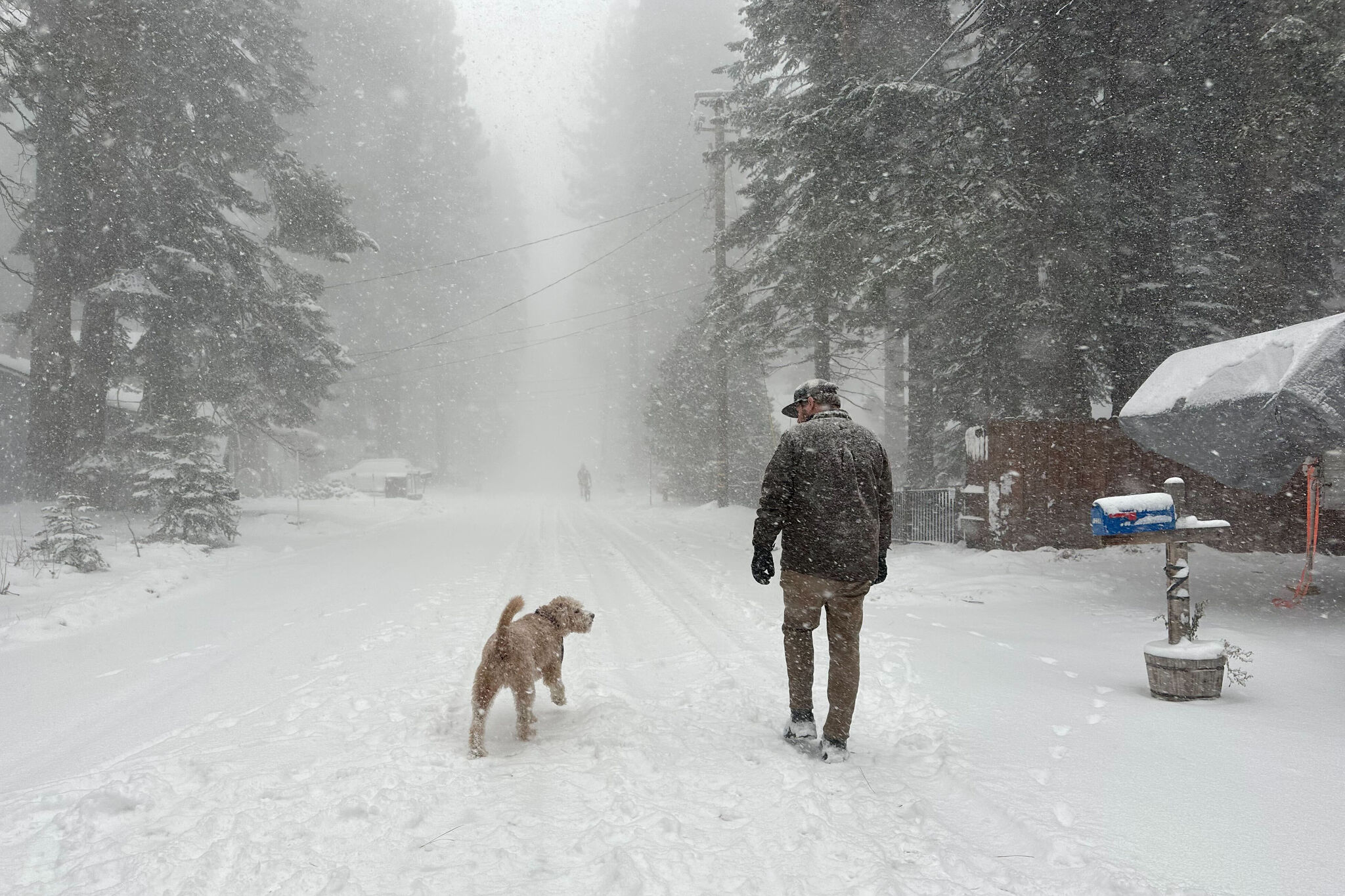 ‘Intense and quick-moving’ snowstorm pounds Sierra, Tahoe