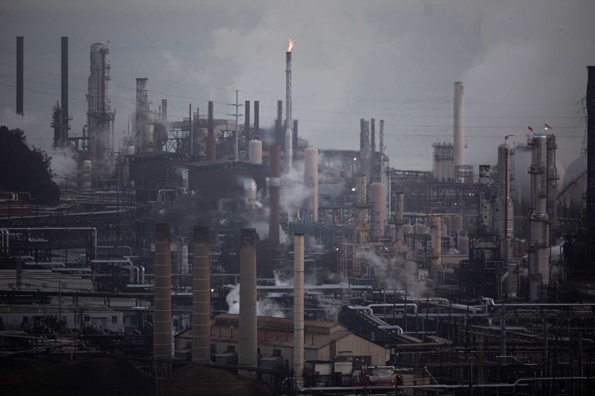 Richmond Chevron refinery flares for second time in one week