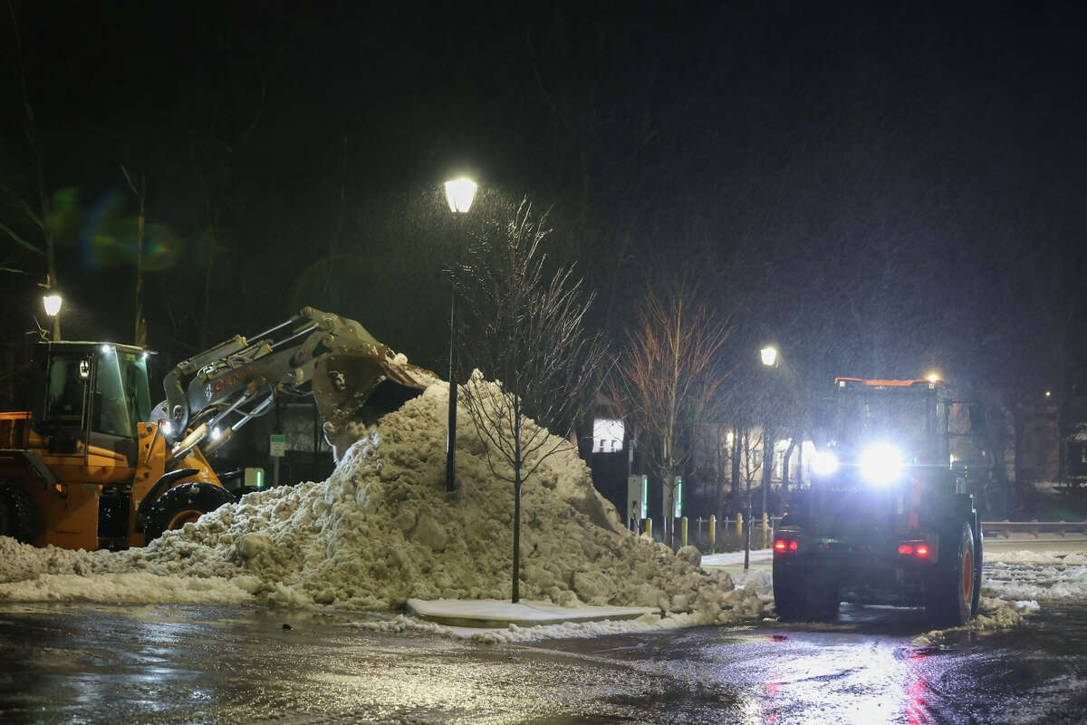 Hundreds remain without power in CT after winter storm