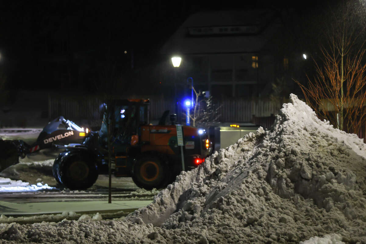 Hundreds remain without power in CT after winter storm