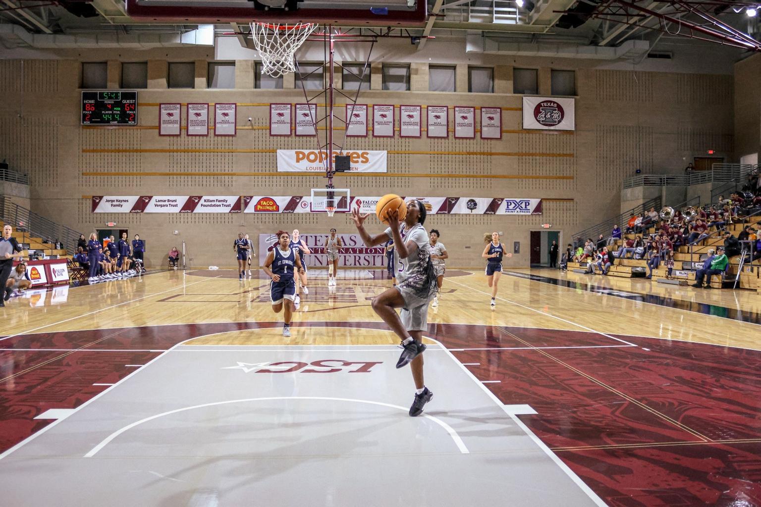 TAMIU women&rsquo;s basketball beats St. Mary&rsquo;s at home