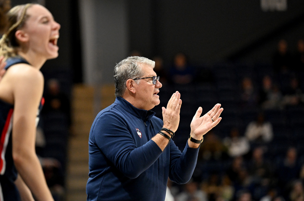 Jessie Ruden UConn women's basketball No. 3 seed in early top-16 reveal