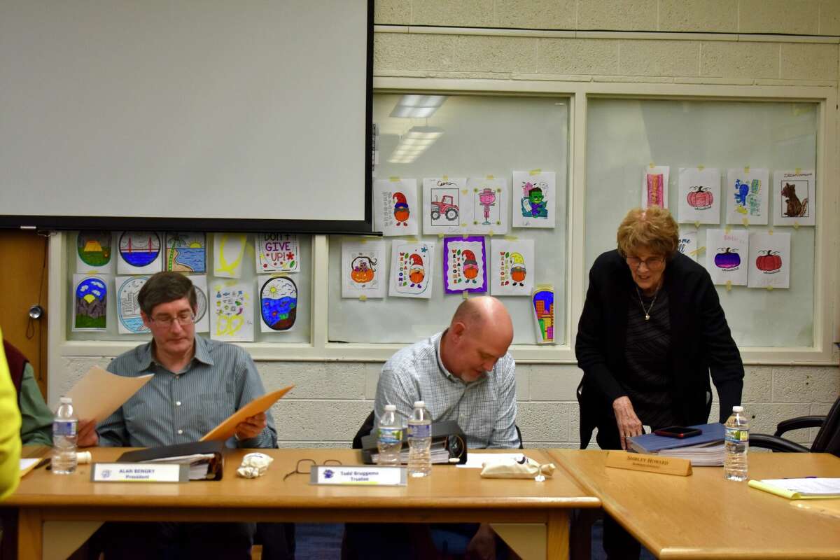 Evart board elects officers for new school year, approves new hires