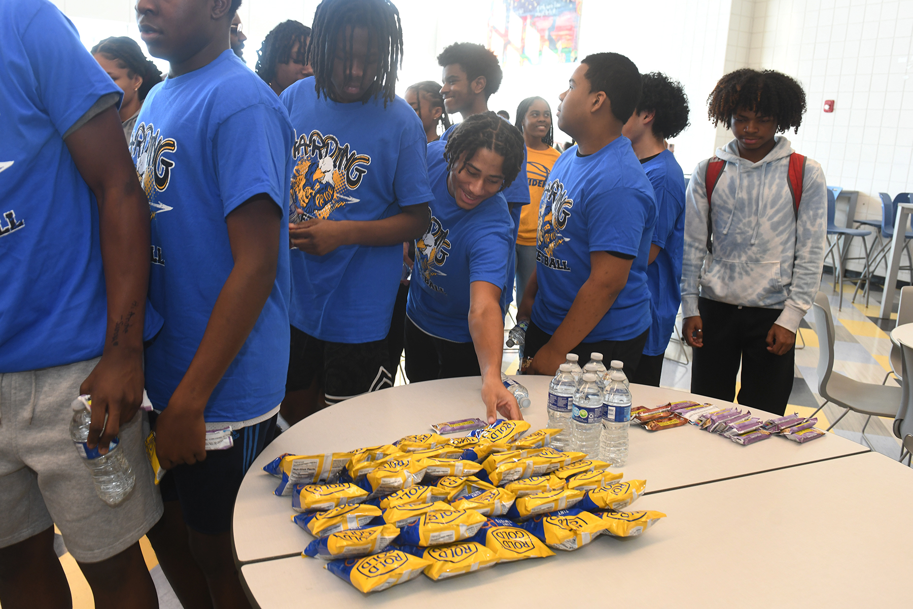 Hartford HeatlhCare Compass To Provide Snacks For Harding High School
