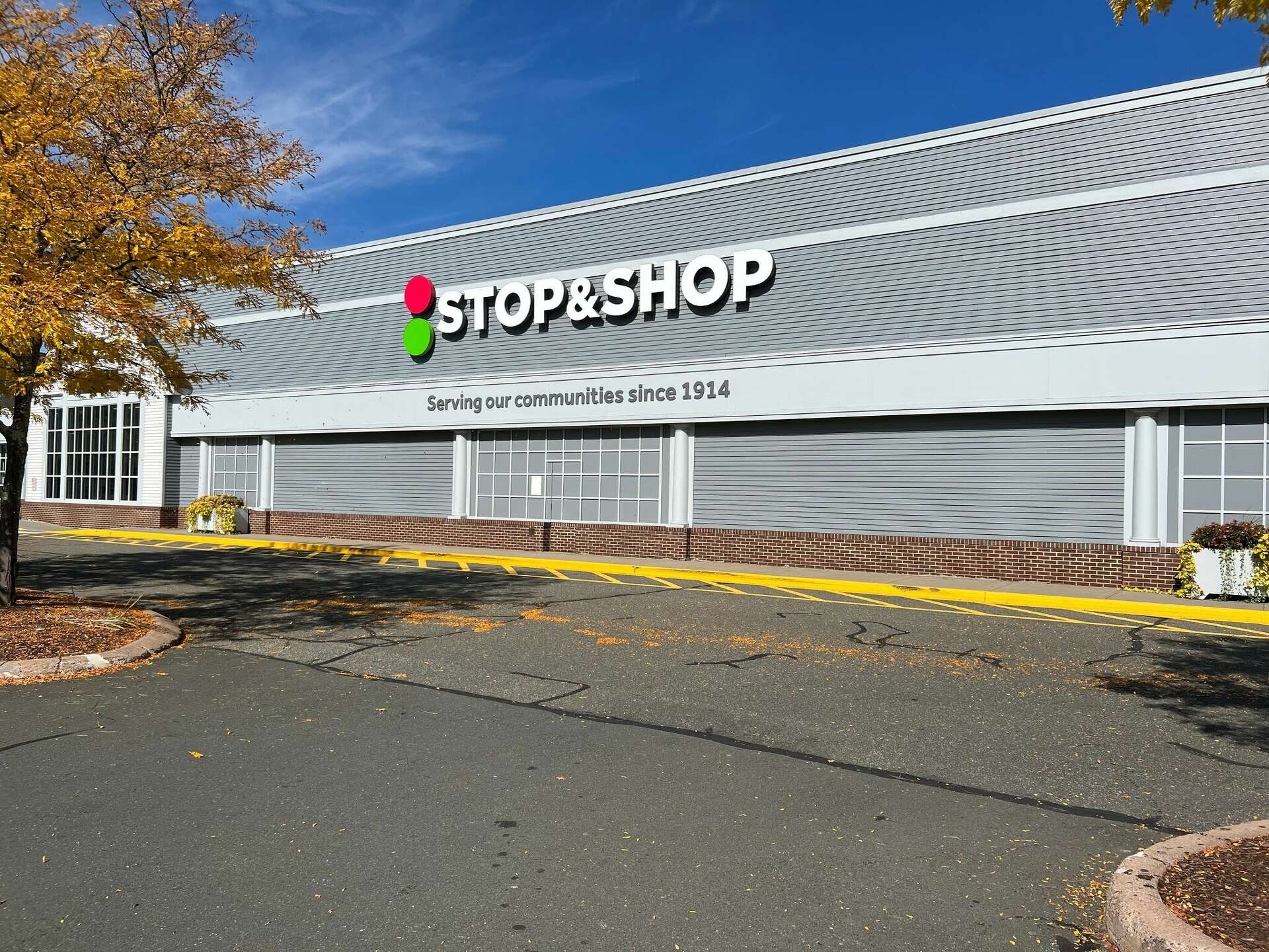 stop shop adinkerke tobacco Stop & Shop, CT's largest chain, to stop selling tobacco in all stores