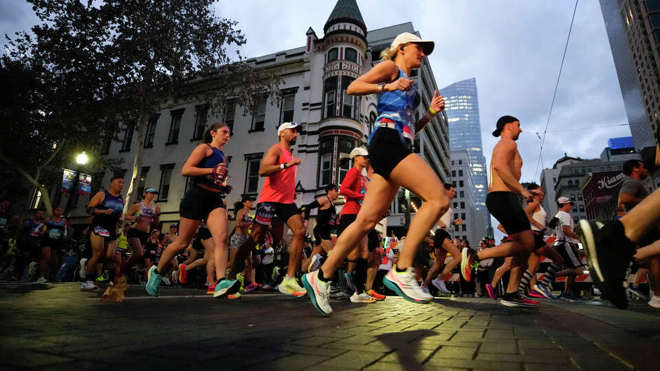 Este domingo se llevan a cabo el Chevron Houston Marathon y el Aramco Houston Half Marathon por el centro de la ciudad.