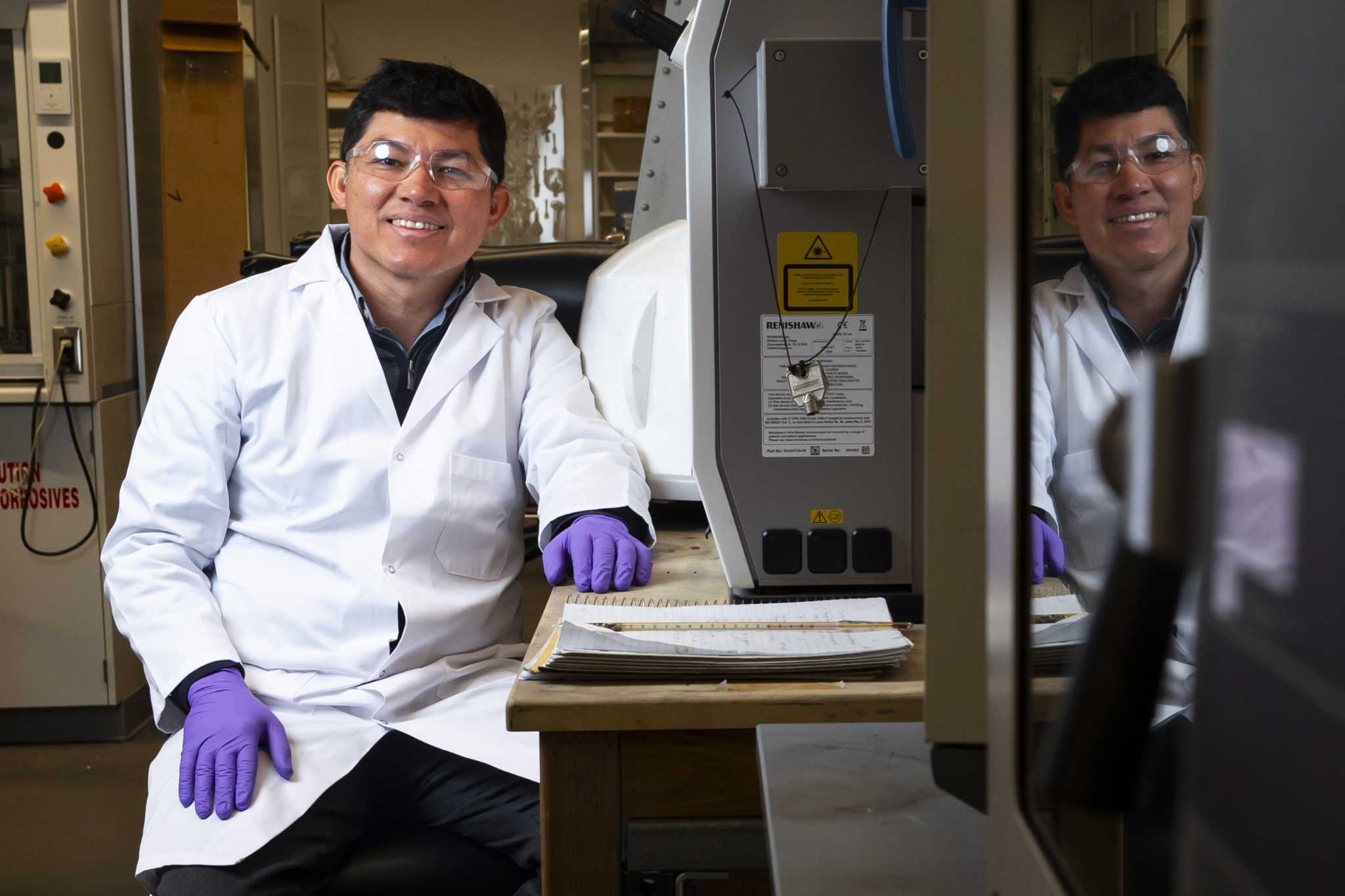 Rice researchers say 'molecular jackhammers' can kill cancer cells