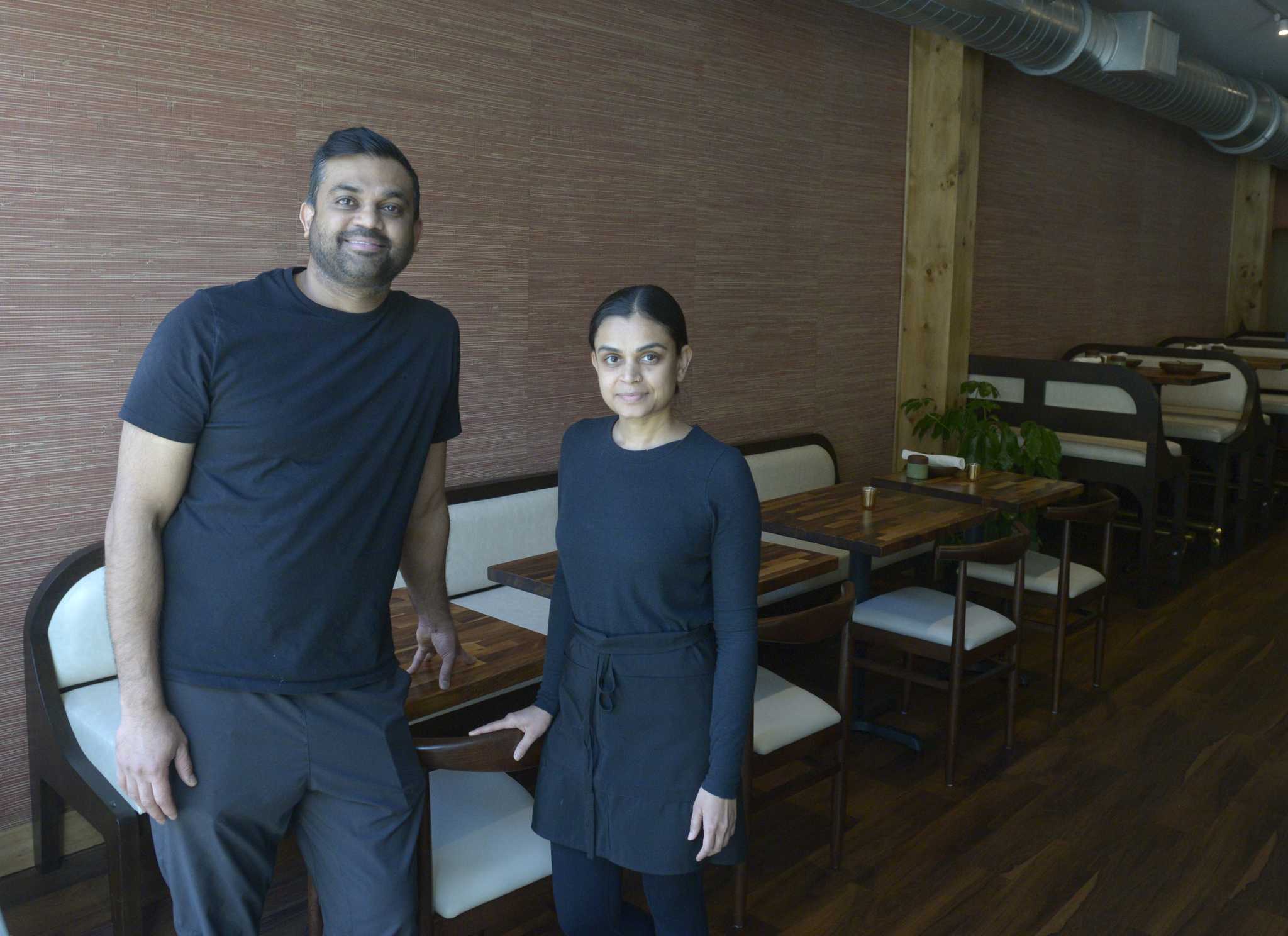 Bar Naan opens in former Brookfield pizzeria space on Federal Road