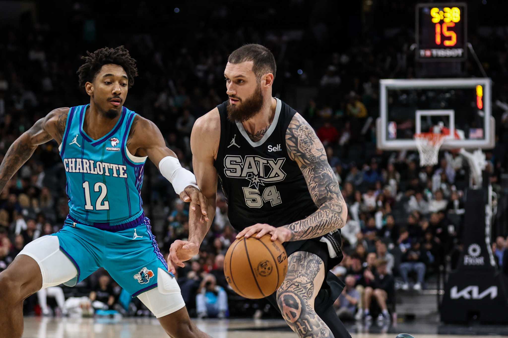 Charlotte Hornets aim to end 15-game road losing streak against