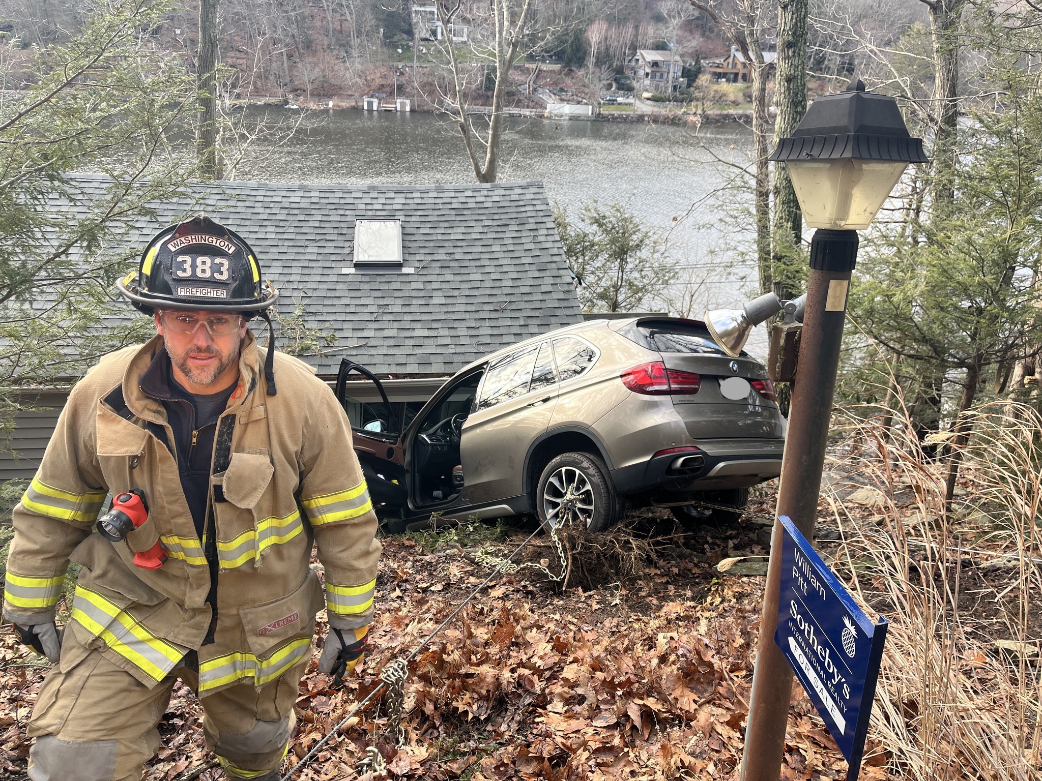 Officials Car crashes into house on Lake Waramaug in Washington