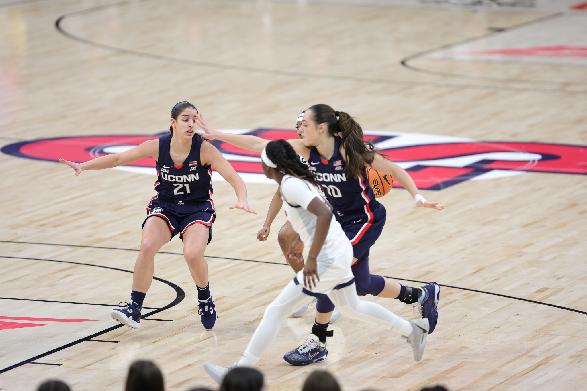 No. 13 UConn women's basketball routs St. John's
