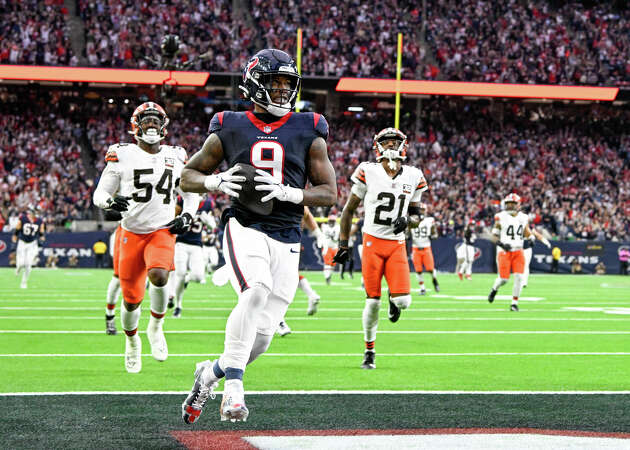 Houston Texans tight end Brevin Jordan (9) scores on a first half touchdown reception during the AFC Wild Card game between the Cleveland Browns and Houston Texans at NRG Stadium on January 13, 2024 in Houston, Texas.