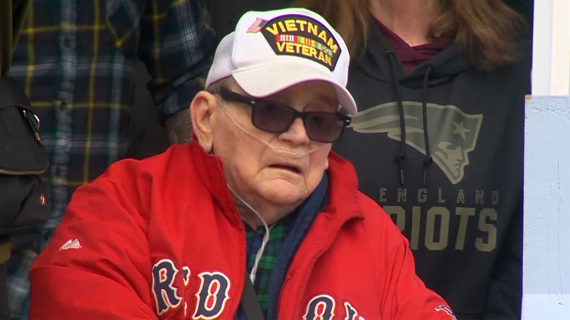 Community holds a parade to honor Vietnam War veteran with terminal ...