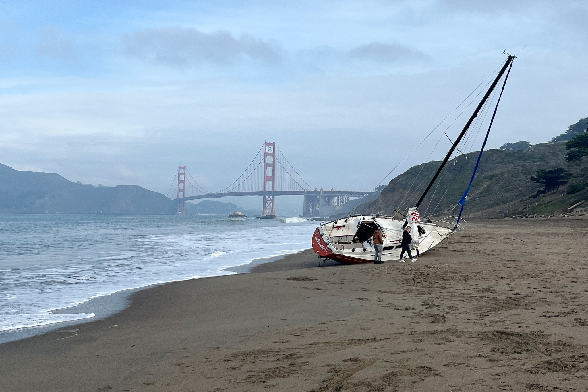 Beached boat on SF's Baker Beach captures attention of Bay Area