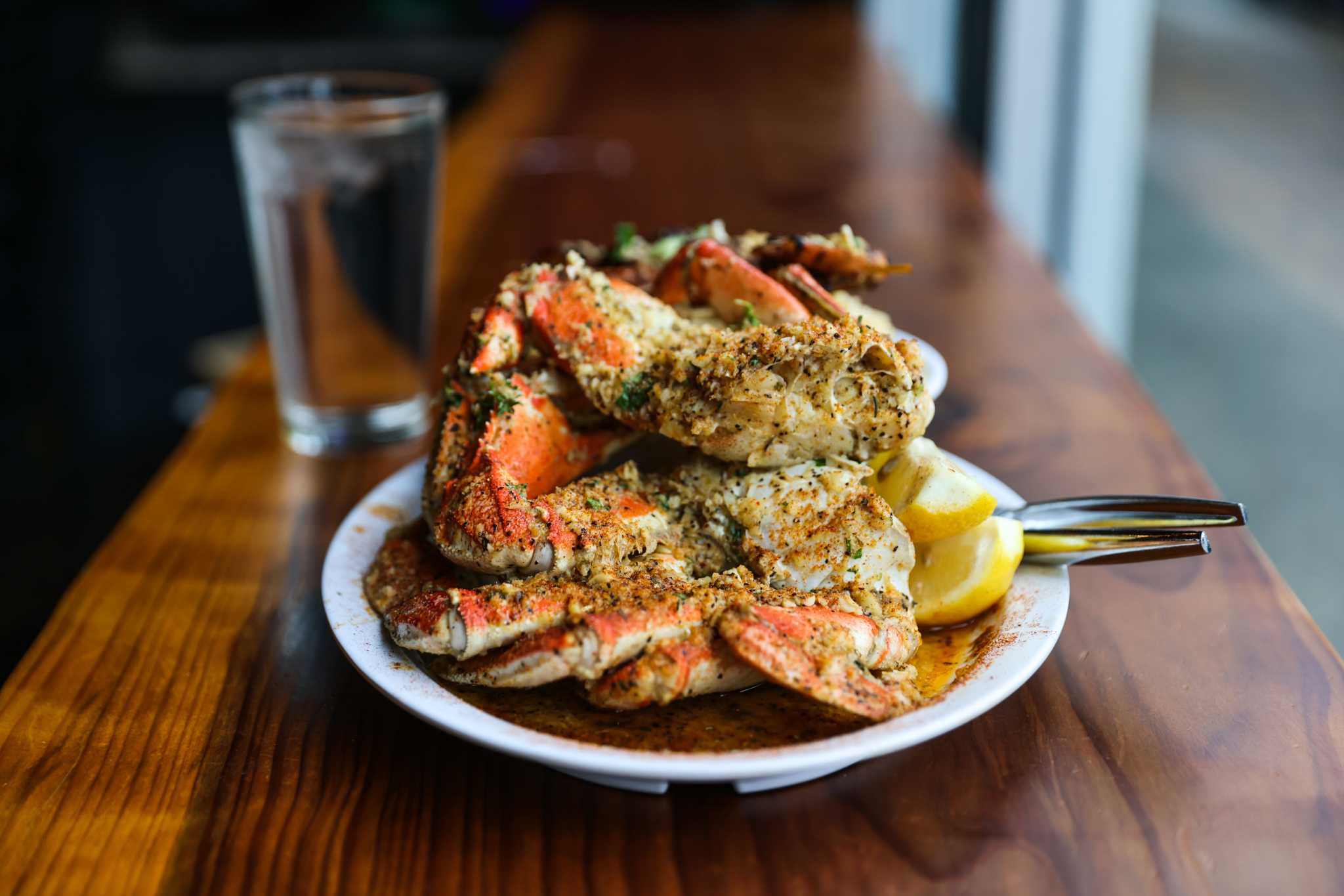 Dungeness蟹已上市，这里有供应它的湾区餐厅。
