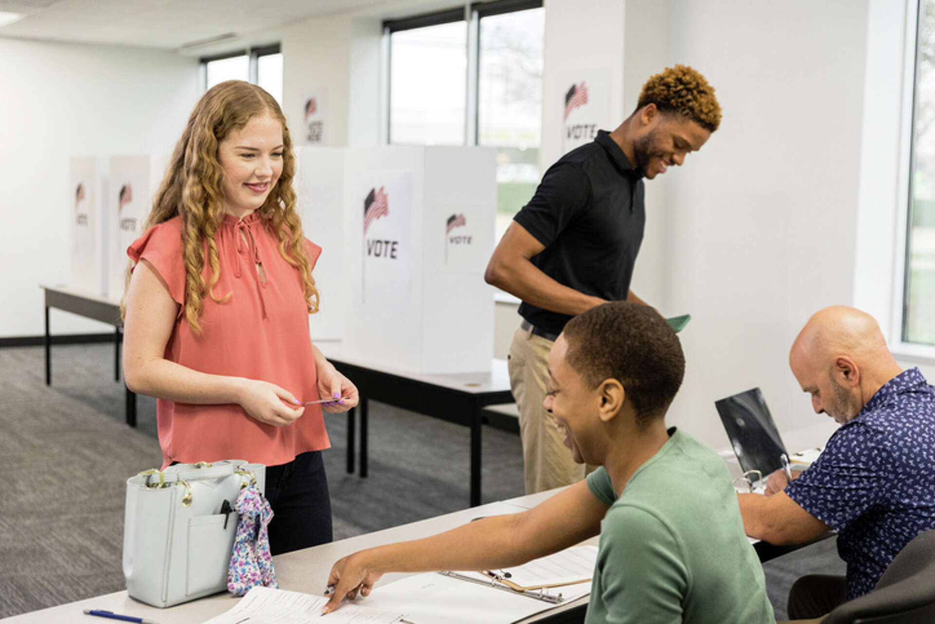 New Illinois Law Allows 16-, 17-year-olds To Register To Vote