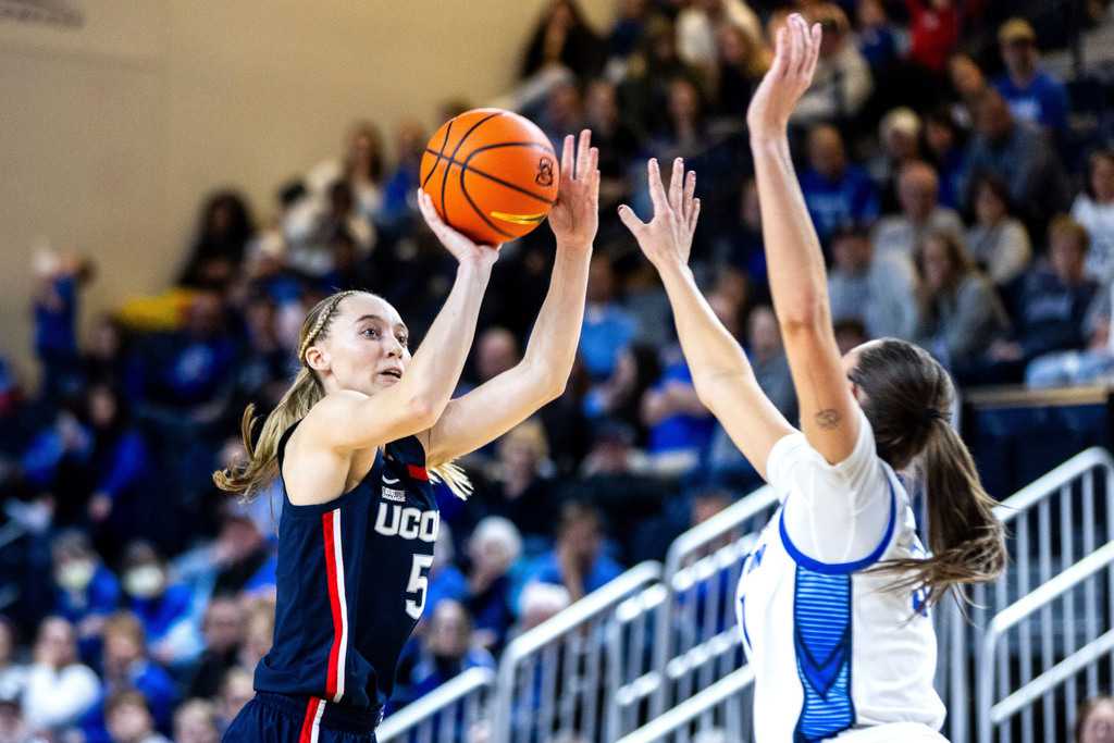 Paige Bueckers Leads UConn Women's Basketball Team Over Seton Hall