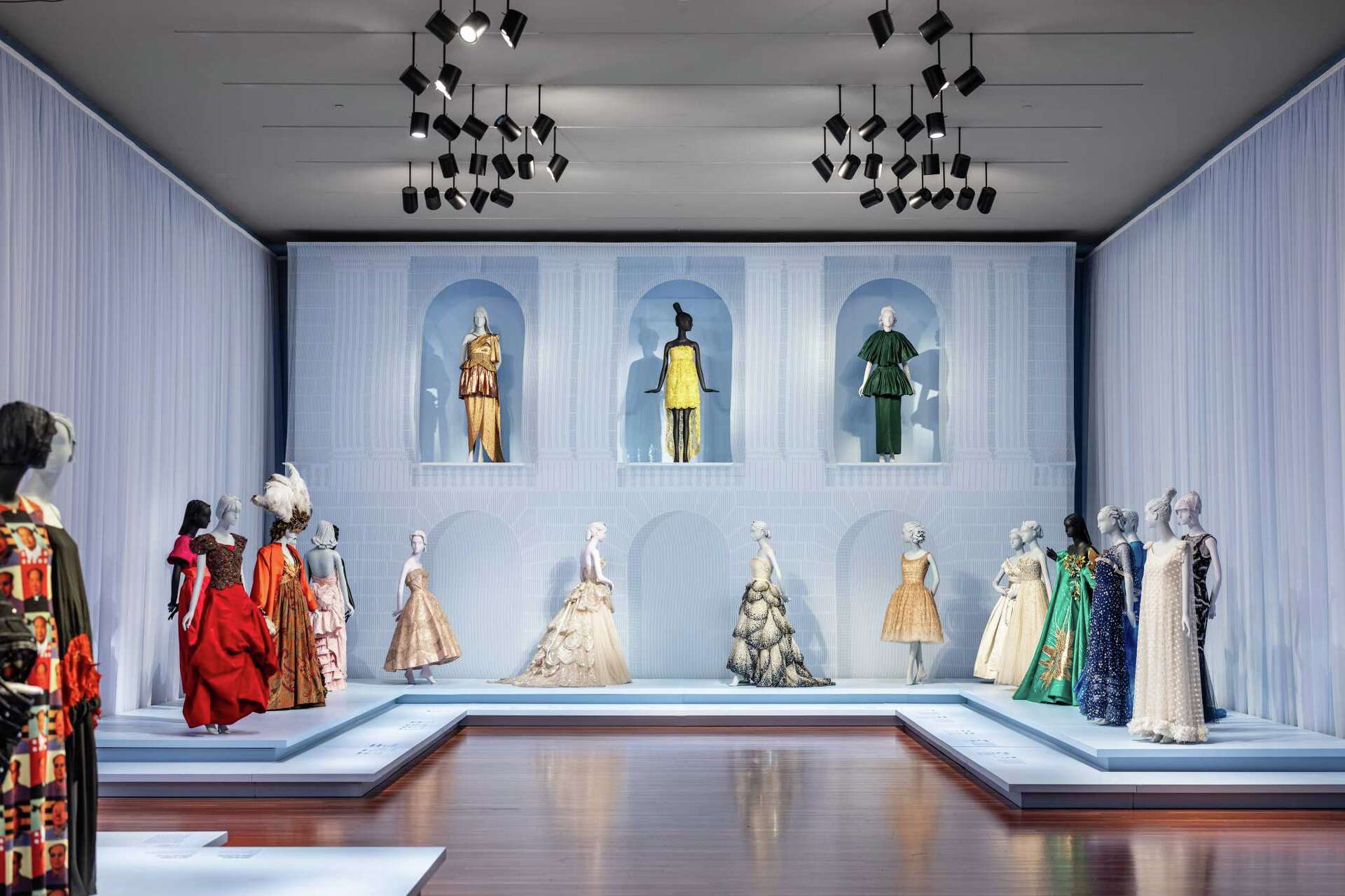 Fashioning San Francisco' is a dazzling tribute to haute hometown sty