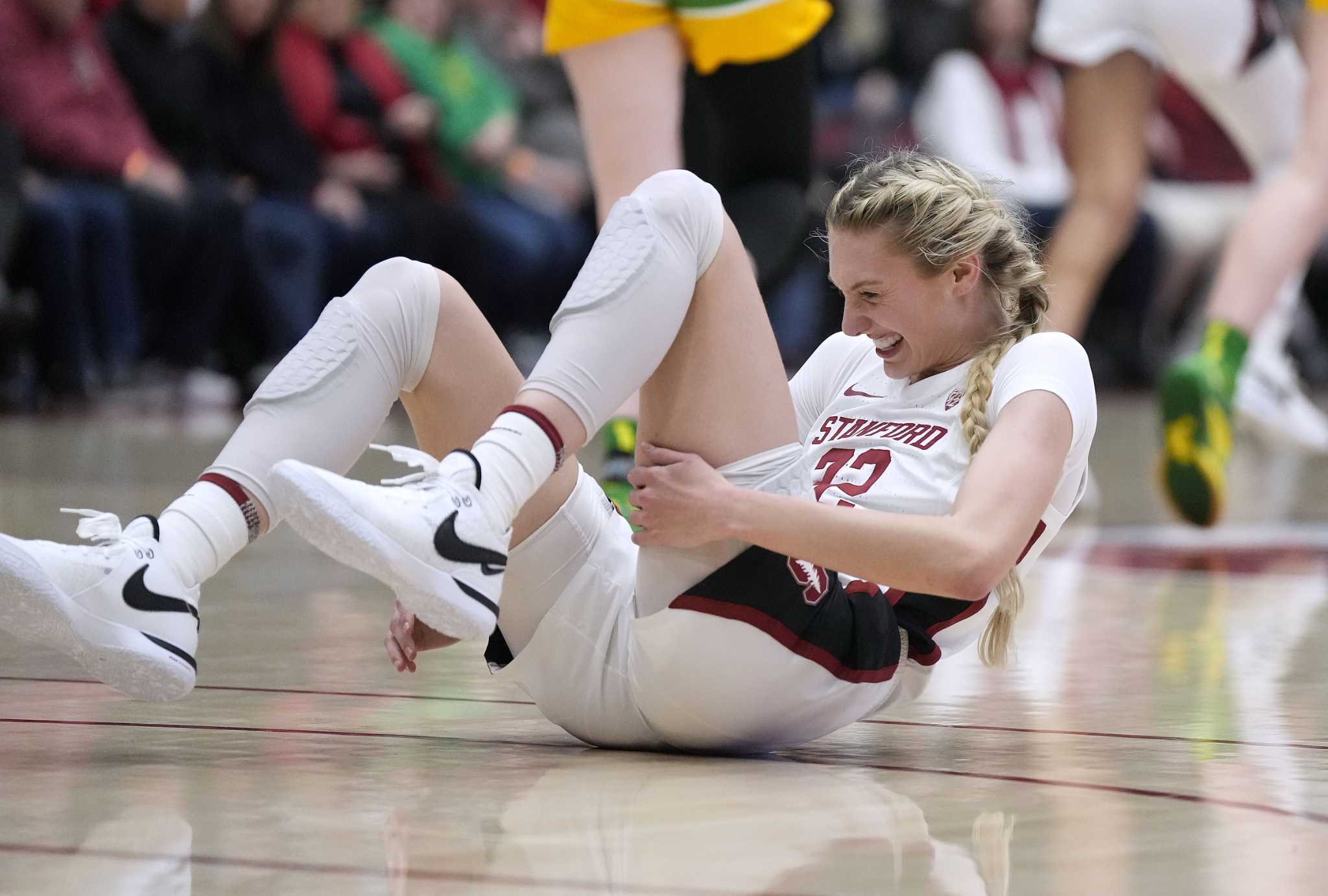 Stanford's Cameron Brink injured; Tara VanDerveer ties Coach K record