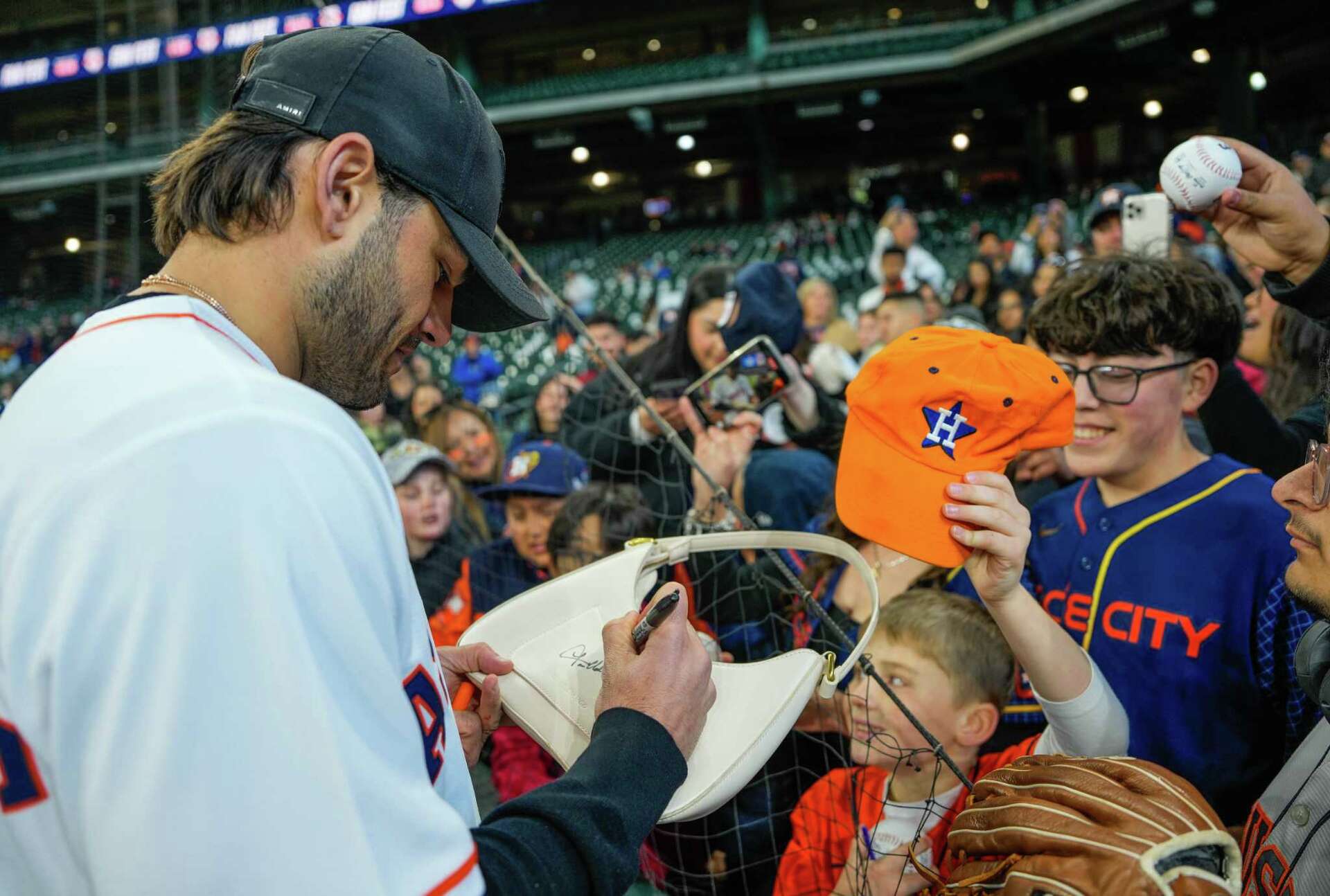 Houston Astros: Alex Bregman focused on upcoming season, not contract